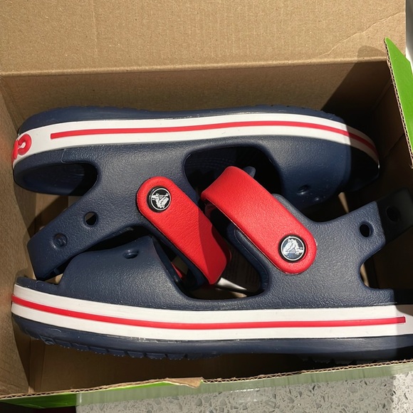 New crocs sandals size 13 - Picture 5 of 6